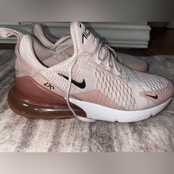 Nike Air Max 270 in Cream and Black - Picture 4 of 6